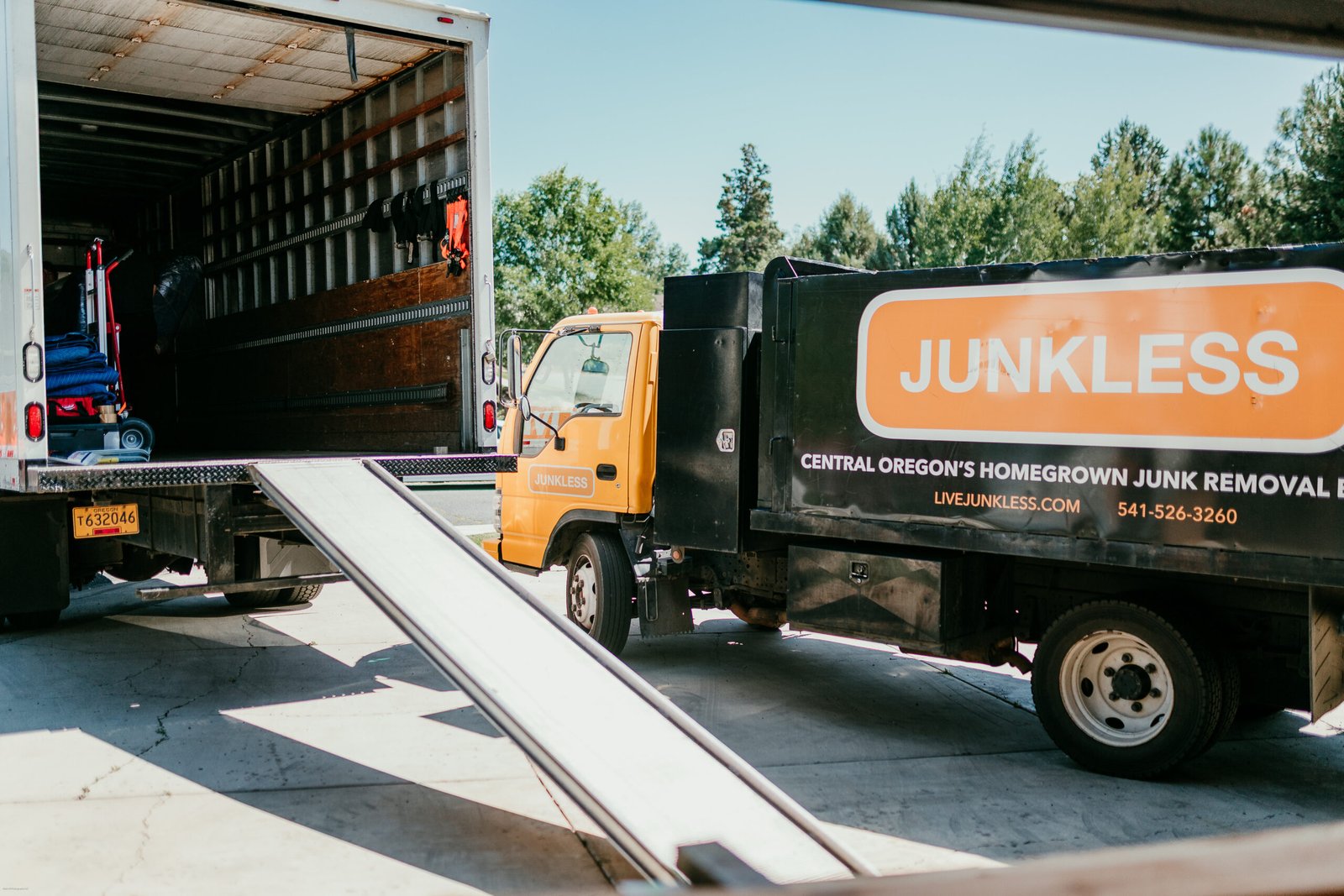 Crew donating usable furniture to a local Central Oregon charity